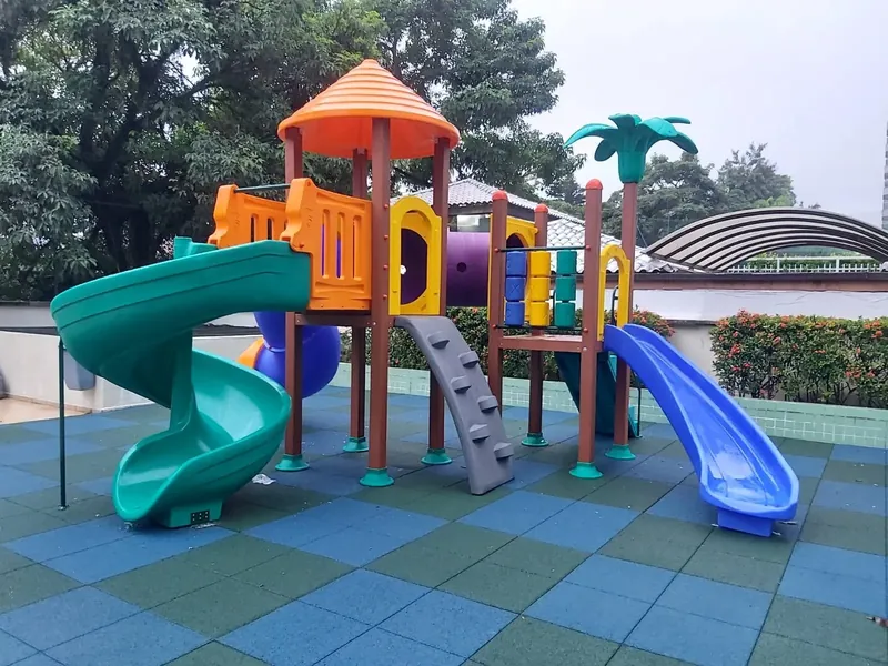 Playground Madeira Plástica Paris RBplayground